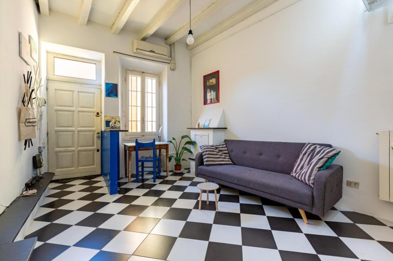 Porta Ticinese Colorful Apartment! Appartement Milaan